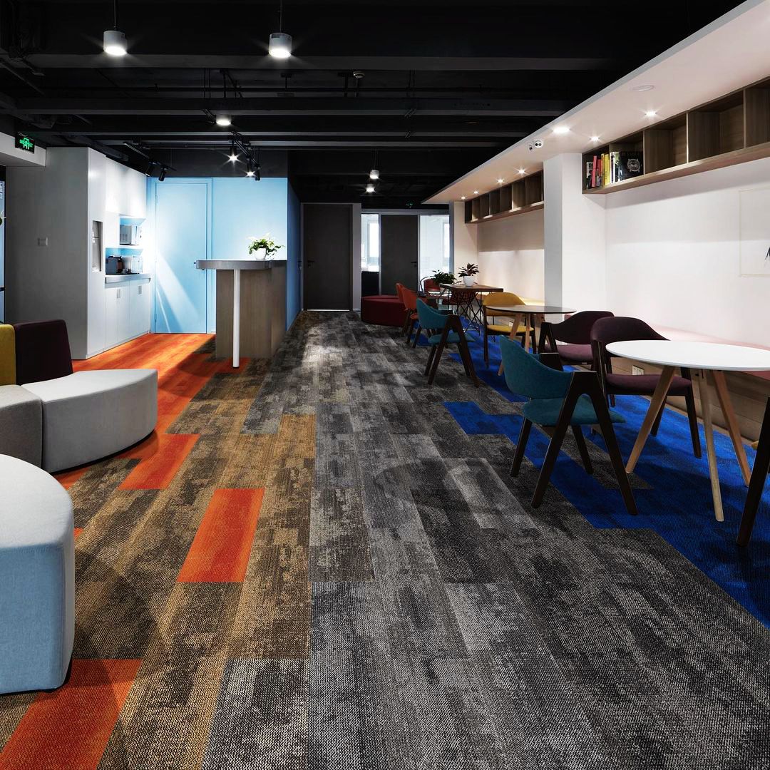 Ready to Ship 25x100cm 100% Nylon PVC Backing Modern Commercial Plank Style Office Carpet Tiles