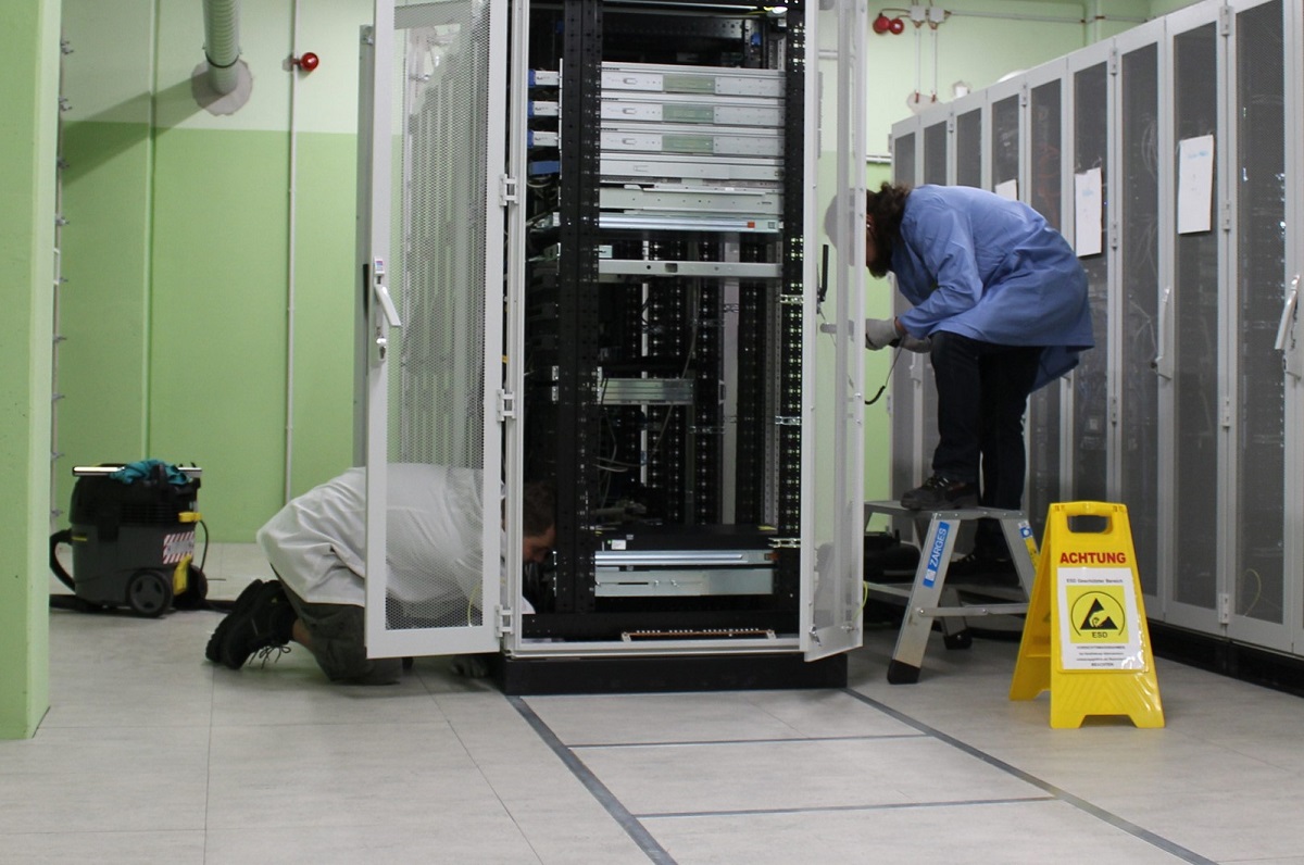 Data Center, Server Room, Computer Room Dust Cleaning.jpg